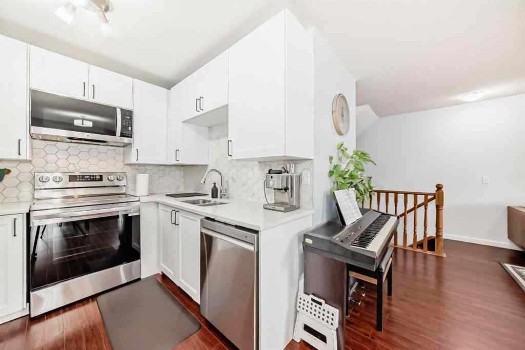 MLS® A2241222 - 43 Douglas Glen Park SE in Douglasdale/Glen Calgary, Residential