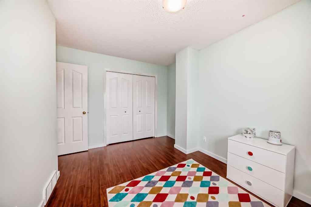 MLS® A2241222 - 43 Douglas Glen Park SE in Douglasdale/Glen Calgary, Residential