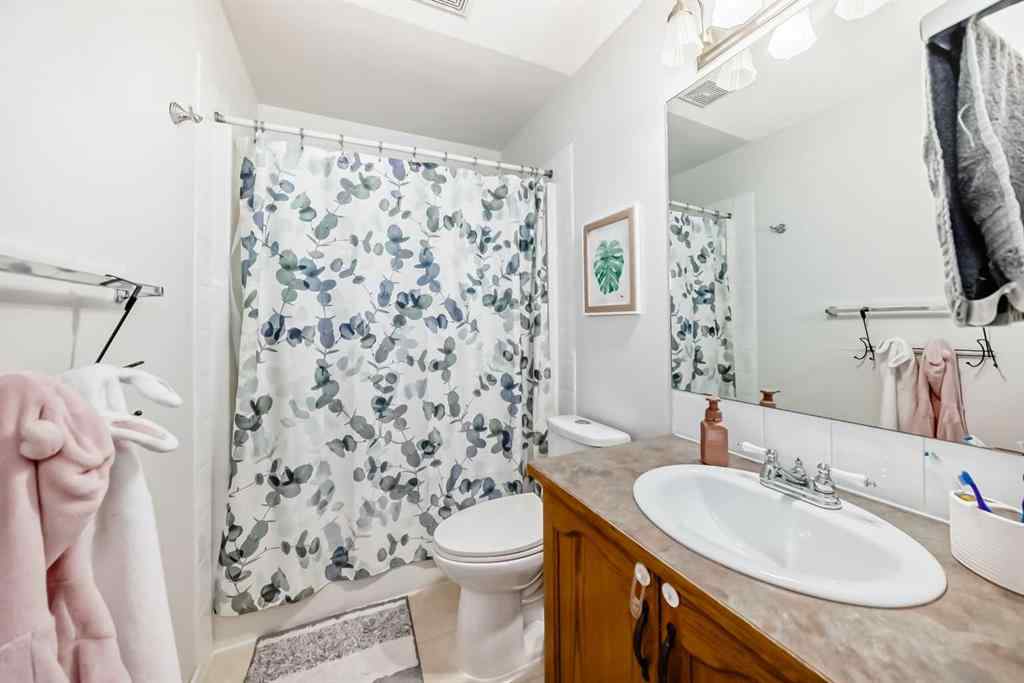 MLS® A2241222 - 43 Douglas Glen Park SE in Douglasdale/Glen Calgary, Residential