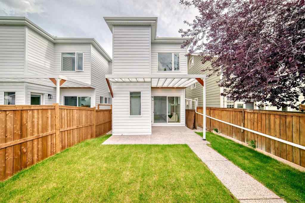 MLS® A2241293 - 2036 Broadview Road NW in West Hillhurst Calgary, Residential