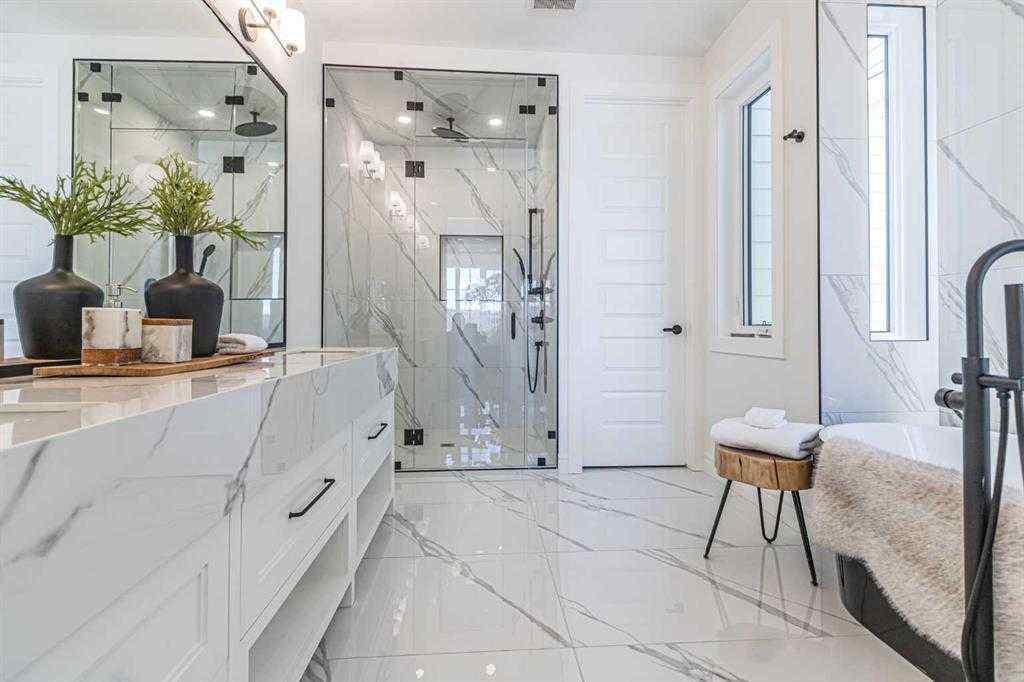 MLS® A2241293 - 2036 Broadview Road NW in West Hillhurst Calgary, Residential