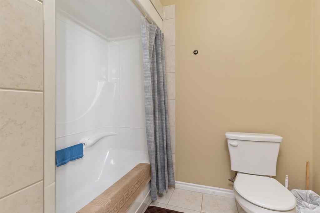 MLS® A2241363 - 5315 60 Street  in Victoria Park Camrose, Residential