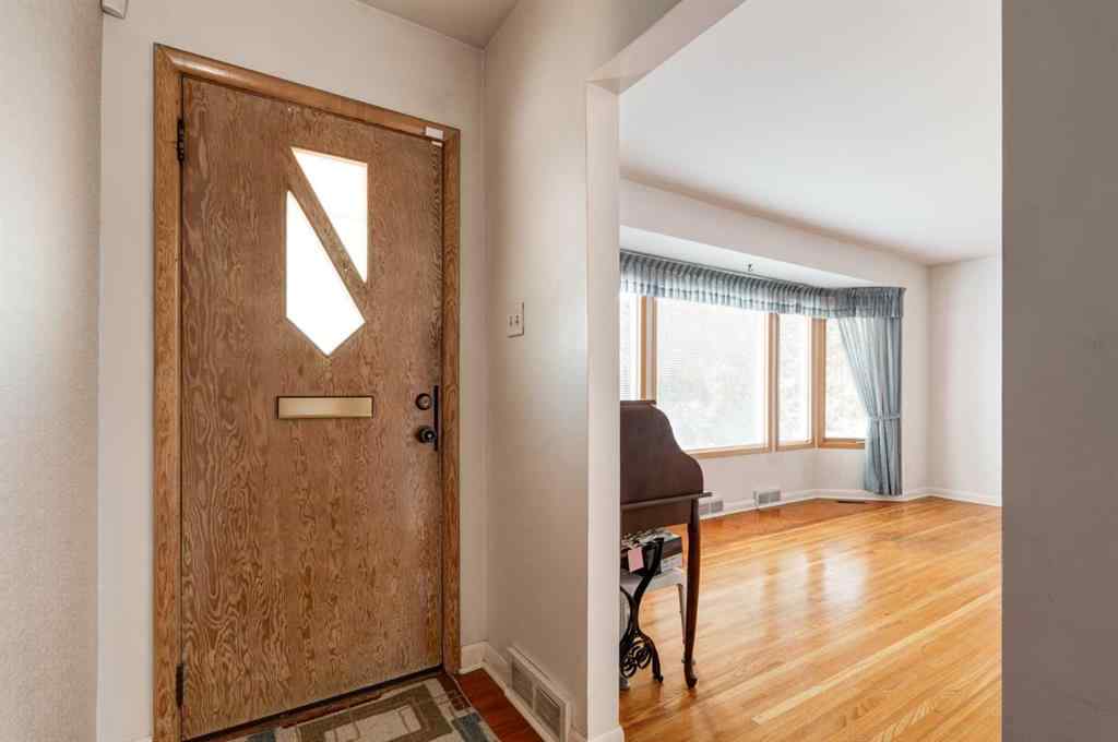 MLS® A2241365 - 2021 33 Street SW in Killarney/Glengarry Calgary, Residential