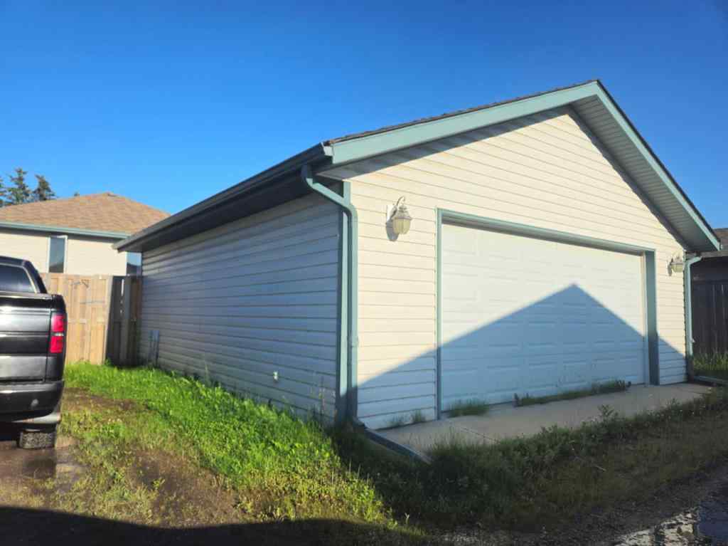 MLS® A2241368 - 114 Robinson Avenue  in Park Place Penhold, Residential
