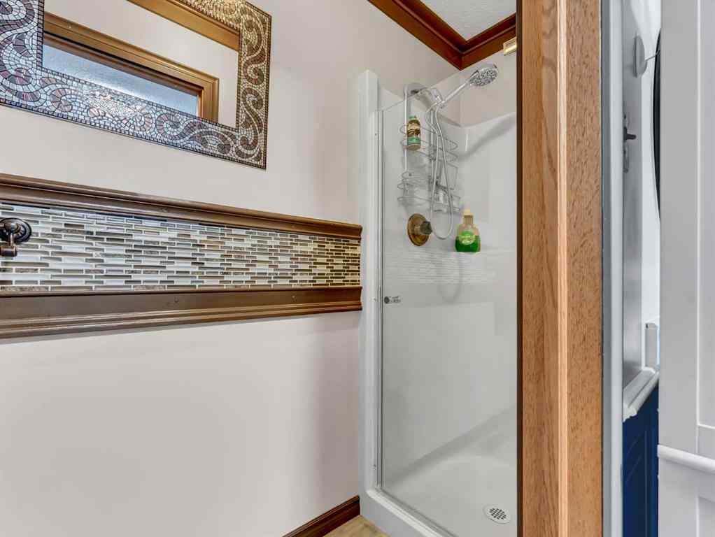 MLS® A2241386 - 29 Rideau Close SE in Ross Glen Medicine Hat, Residential