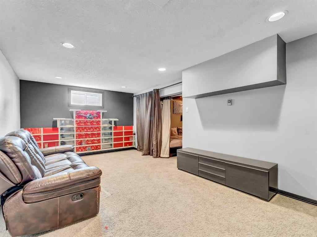 MLS® A2241386 - 29 Rideau Close SE in Ross Glen Medicine Hat, Residential