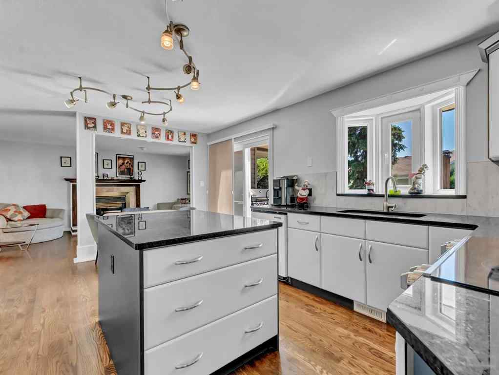 MLS® A2241386 - 29 Rideau Close SE in Ross Glen Medicine Hat, Residential