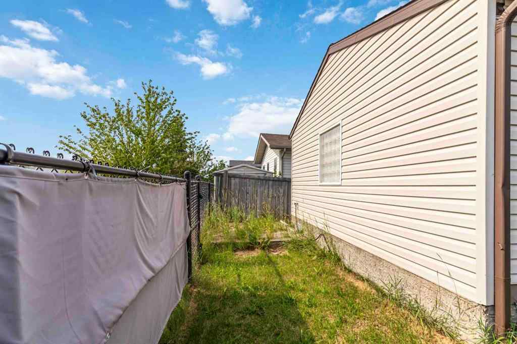 MLS® A2241391 - 305 Ash Way  in Timberlea Fort McMurray, Residential