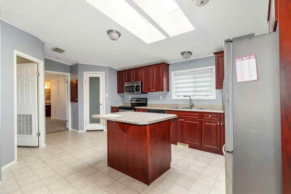 MLS® A2241391 - 305 Ash Way  in Timberlea Fort McMurray, Residential