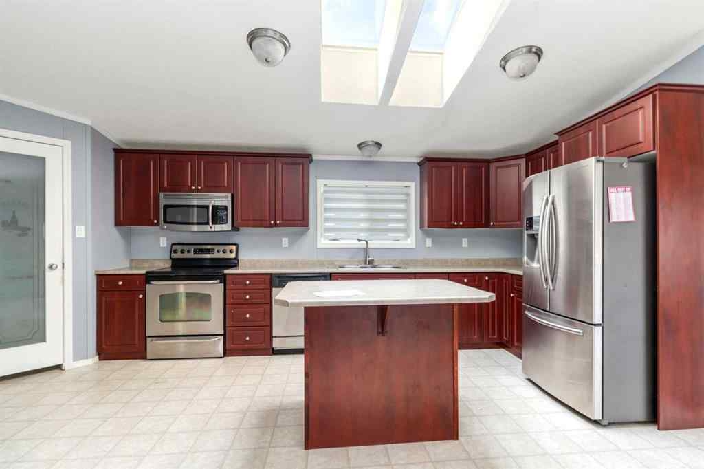 MLS® A2241391 - 305 Ash Way  in Timberlea Fort McMurray, Residential