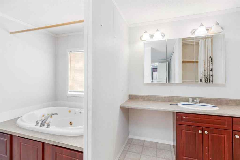 MLS® A2241391 - 305 Ash Way  in Timberlea Fort McMurray, Residential