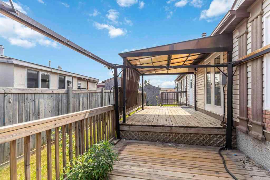 MLS® A2241391 - 305 Ash Way  in Timberlea Fort McMurray, Residential