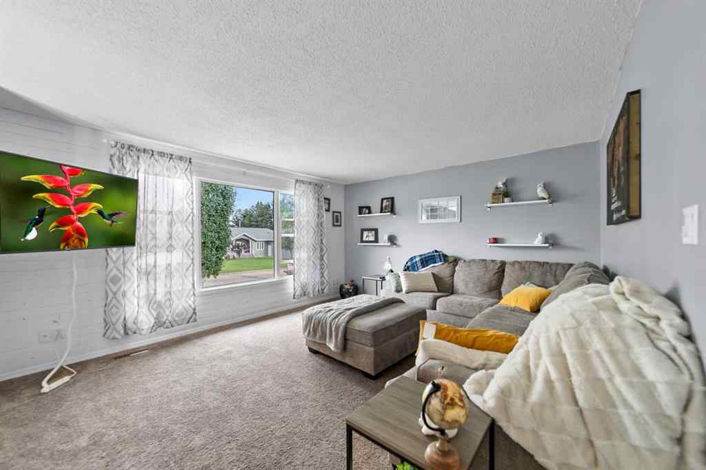 MLS® A2241394 - 4926 47 Street  in Killam Killam, Residential