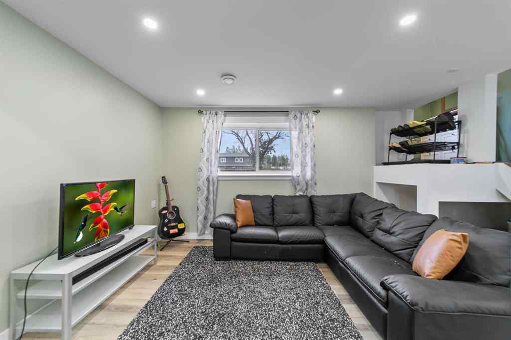 MLS® A2241394 - 4926 47 Street  in Killam Killam, Residential