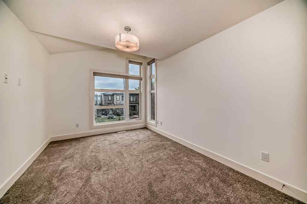 MLS® A2241413 - 236 25 Avenue NW in Tuxedo Park Calgary, Residential