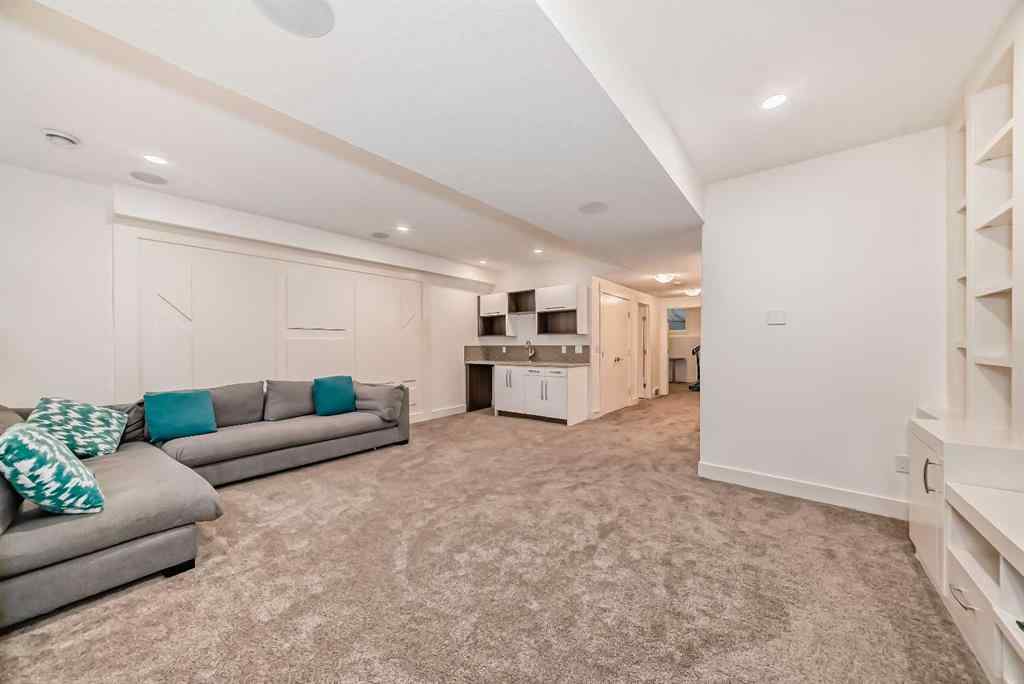 MLS® A2241413 - 236 25 Avenue NW in Tuxedo Park Calgary, Residential