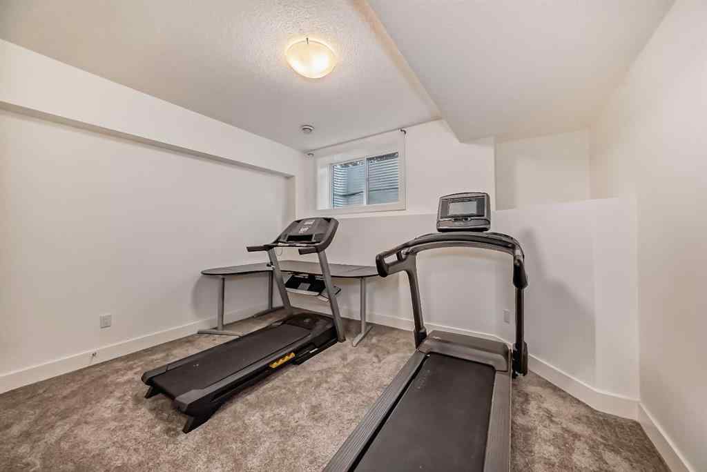 MLS® A2241413 - 236 25 Avenue NW in Tuxedo Park Calgary, Residential