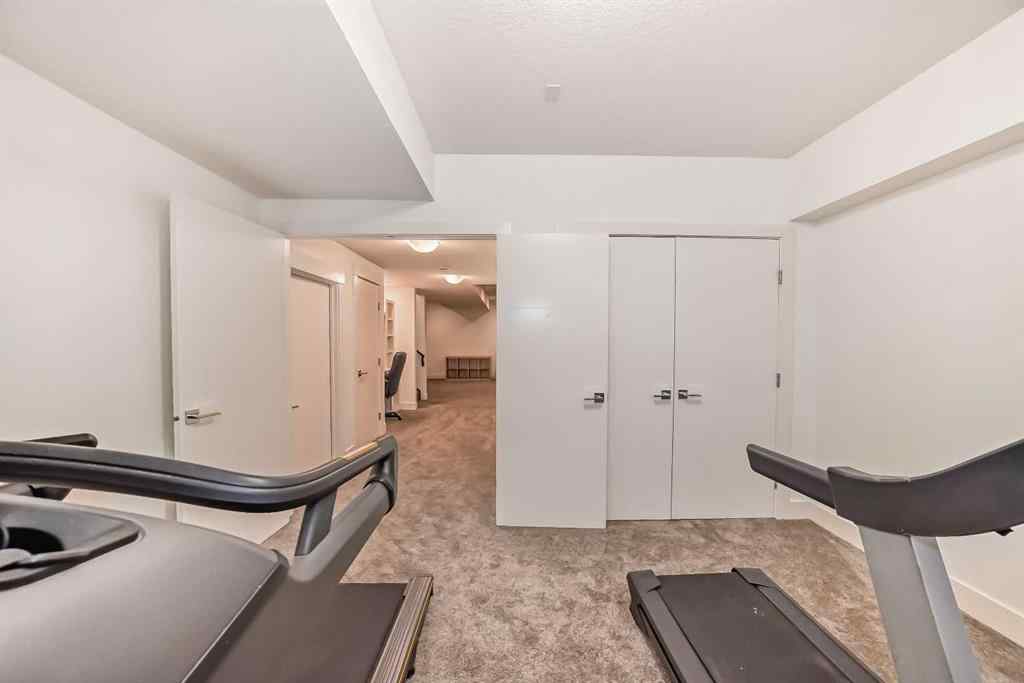 MLS® A2241413 - 236 25 Avenue NW in Tuxedo Park Calgary, Residential