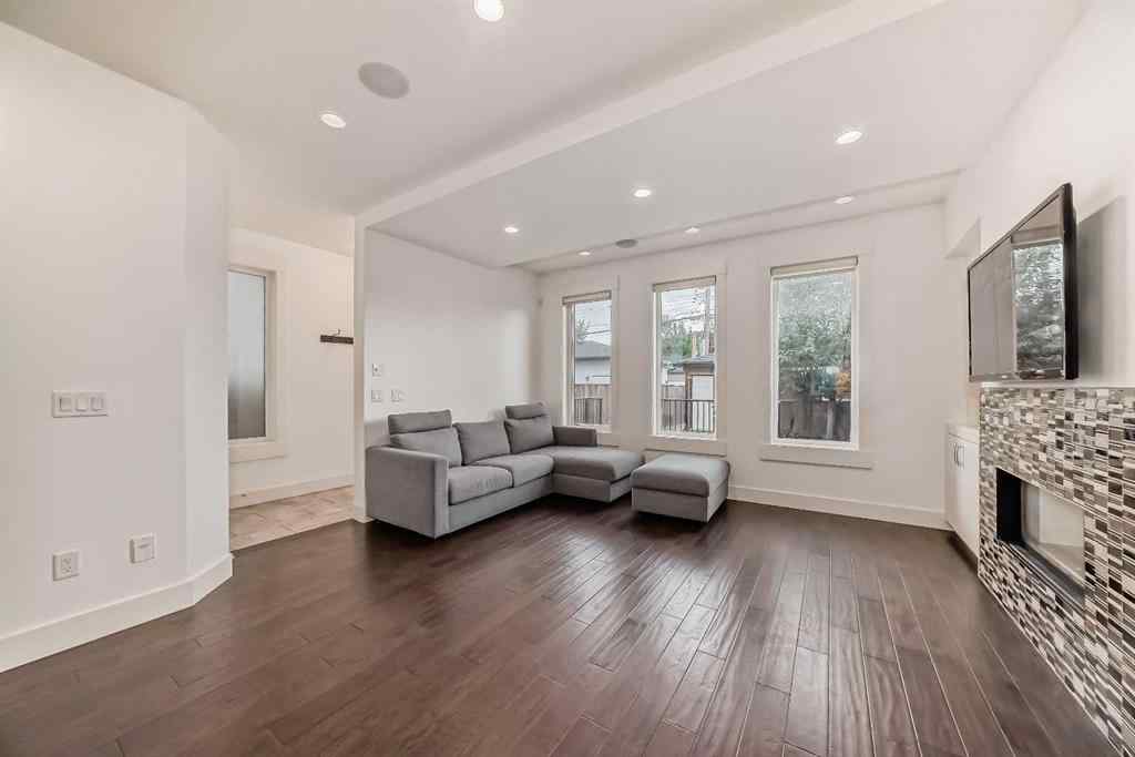 MLS® A2241413 - 236 25 Avenue NW in Tuxedo Park Calgary, Residential