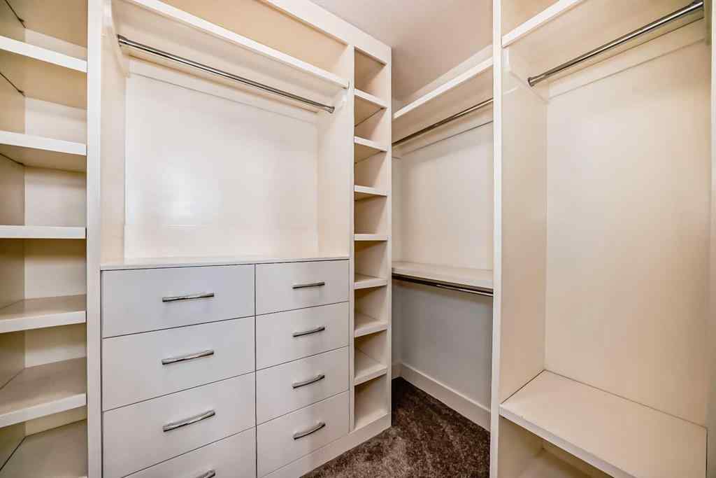 MLS® A2241413 - 236 25 Avenue NW in Tuxedo Park Calgary, Residential