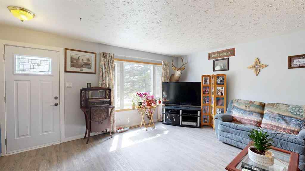 MLS® A2241425 - 4504 49 Ave   in Central Stettler, Residential