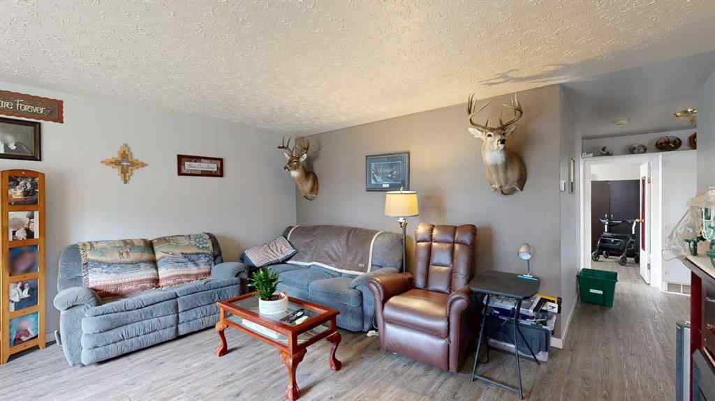 MLS® A2241425 - 4504 49 Ave   in Central Stettler, Residential