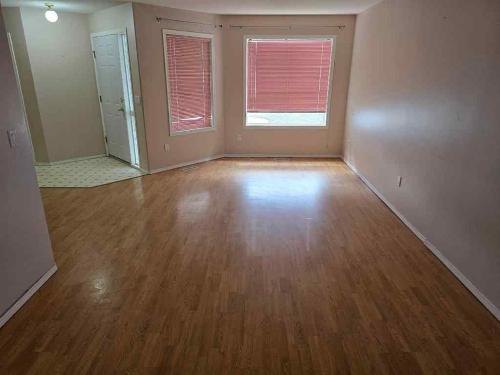 MLS® A2241468 - Unit #3 4701 51 Street  in NONE Grimshaw, Residential