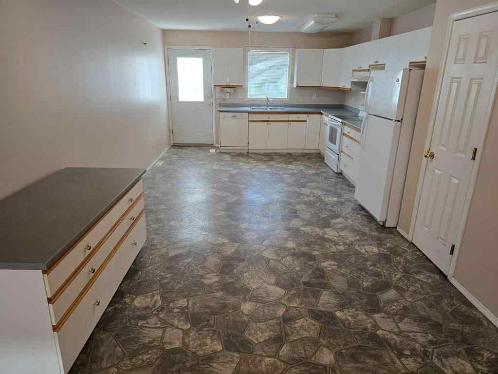 MLS® A2241468 - Unit #3 4701 51 Street  in NONE Grimshaw, Residential