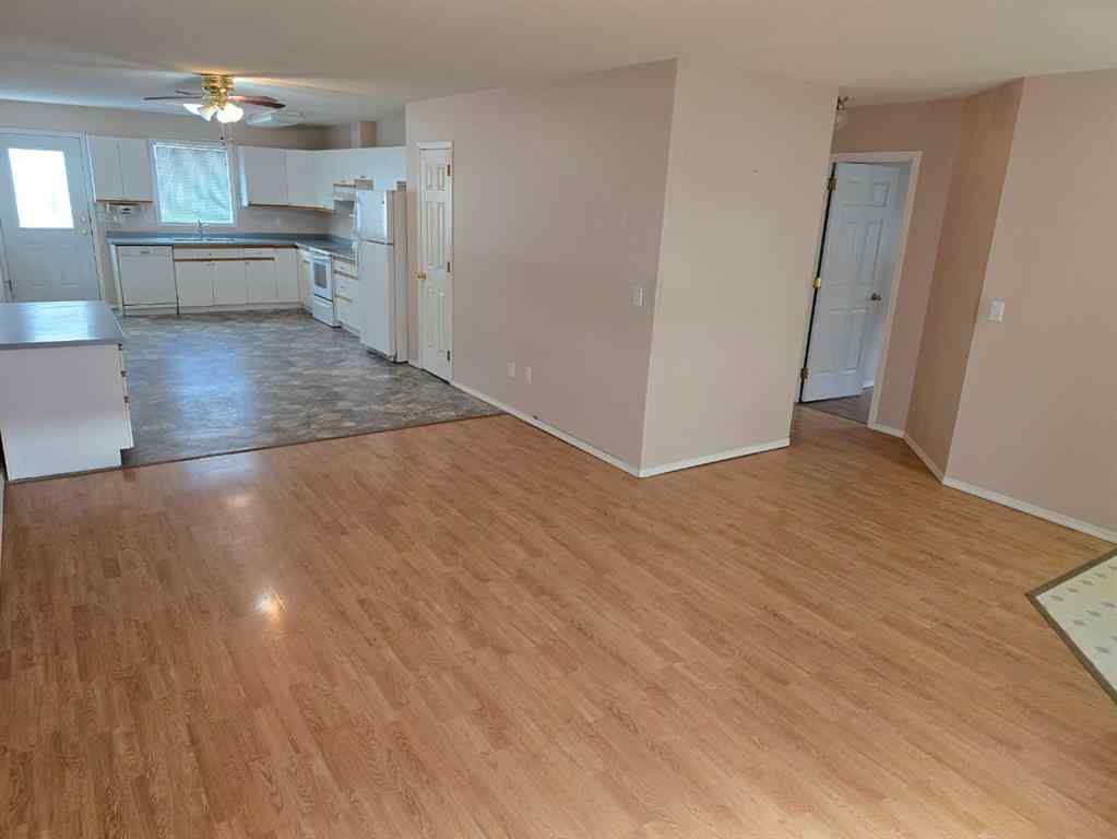 MLS® A2241468 - Unit #3 4701 51 Street  in NONE Grimshaw, Residential