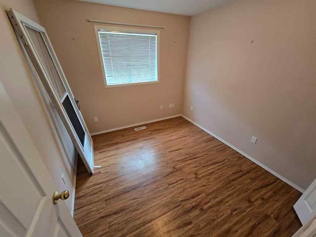 MLS® A2241468 - Unit #3 4701 51 Street  in NONE Grimshaw, Residential