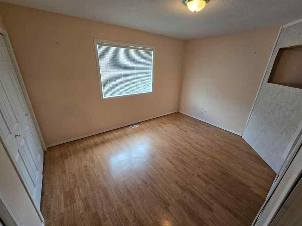 MLS® A2241468 - Unit #3 4701 51 Street  in NONE Grimshaw, Residential