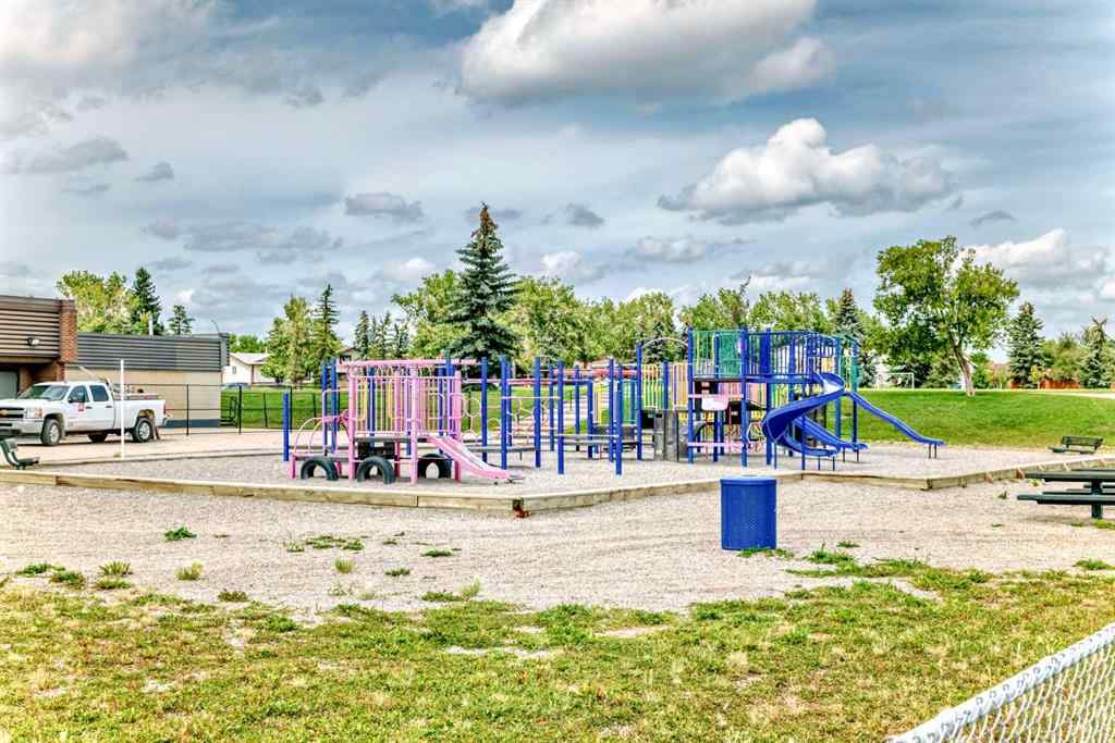 MLS® A2241478 - 5625 Templehill Road NE in Temple Calgary, Residential