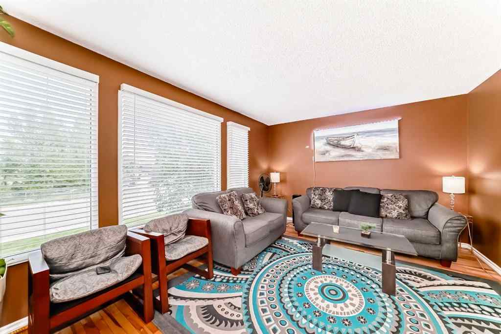 MLS® A2241478 - 5625 Templehill Road NE in Temple Calgary, Residential
