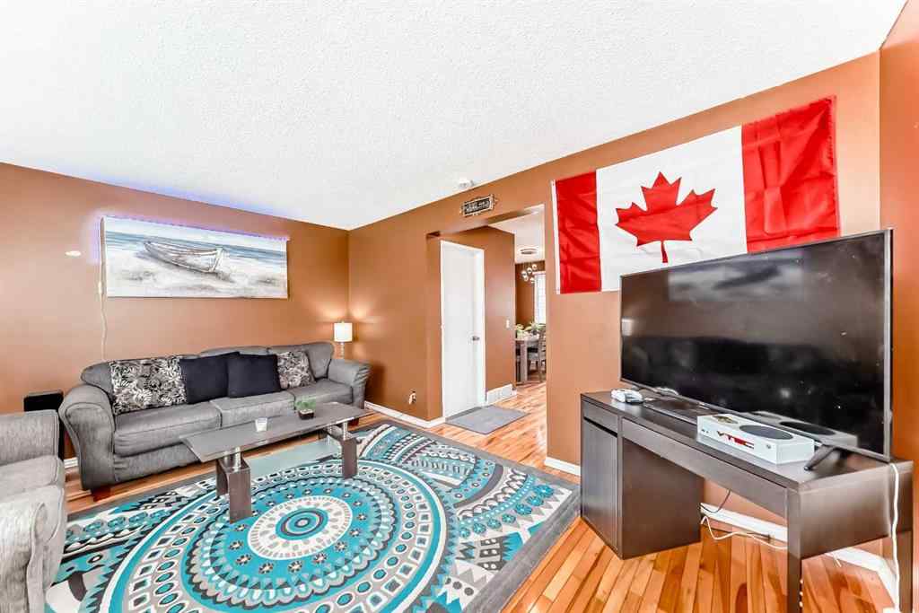 MLS® A2241478 - 5625 Templehill Road NE in Temple Calgary, Residential
