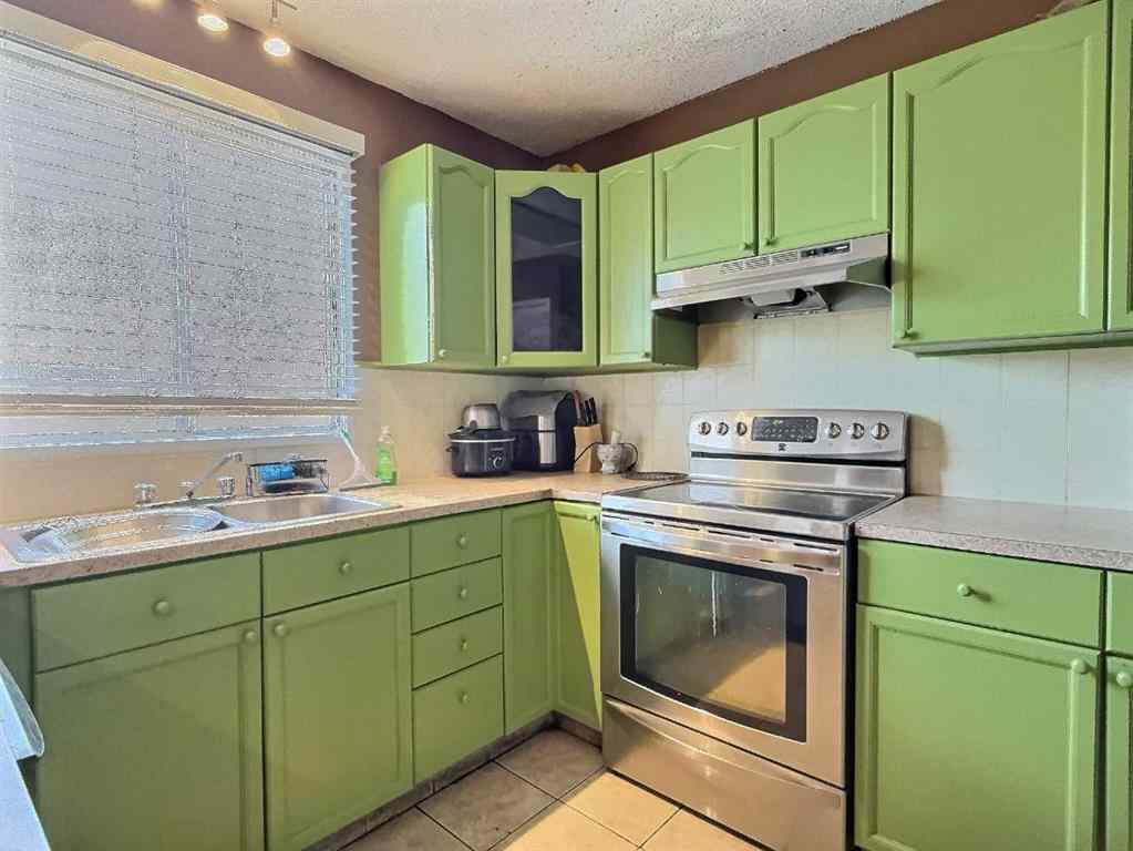 MLS® A2241478 - 5625 Templehill Road NE in Temple Calgary, Residential