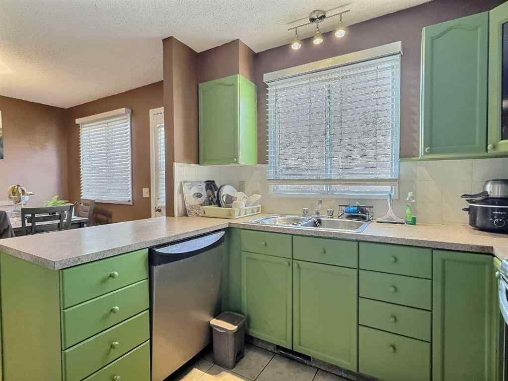 MLS® A2241478 - 5625 Templehill Road NE in Temple Calgary, Residential