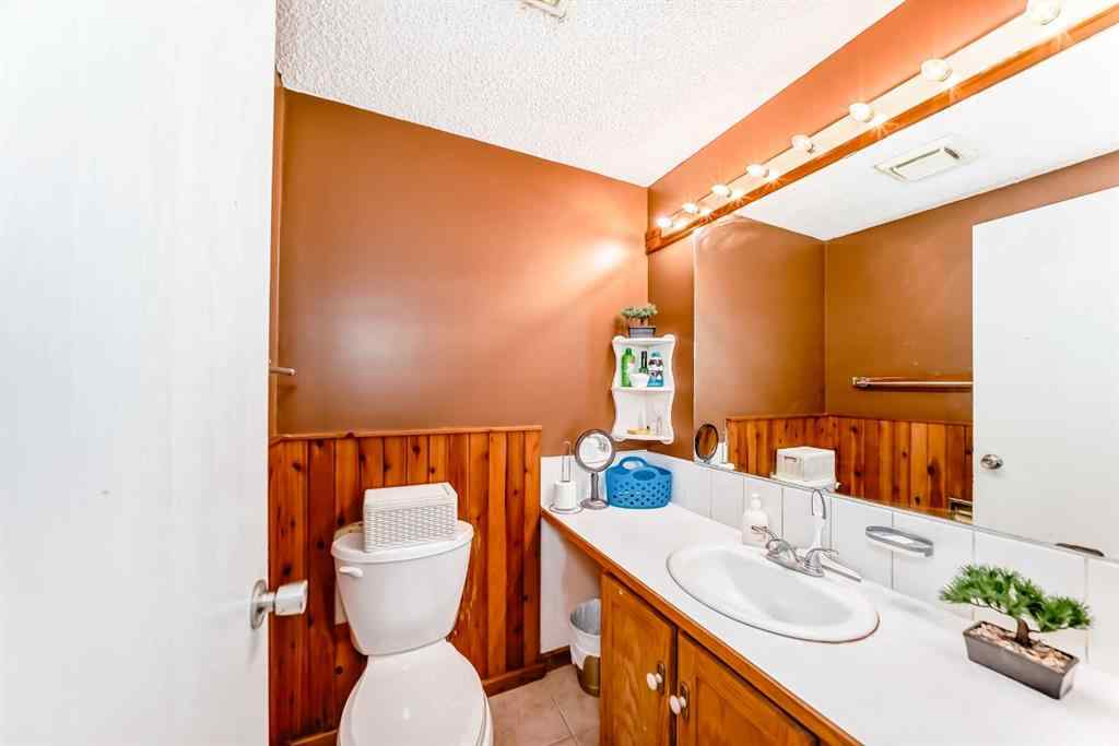 MLS® A2241478 - 5625 Templehill Road NE in Temple Calgary, Residential