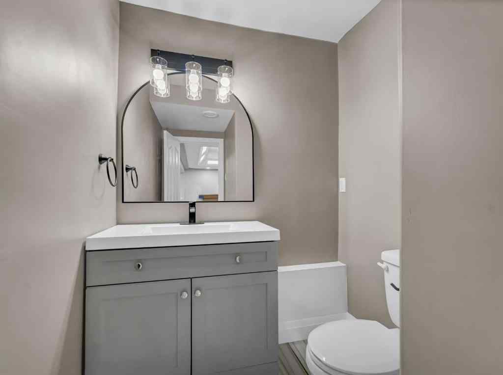 MLS® A2241498 - 246 Carry Drive SE in Southview-Park Meadows Medicine Hat, Residential