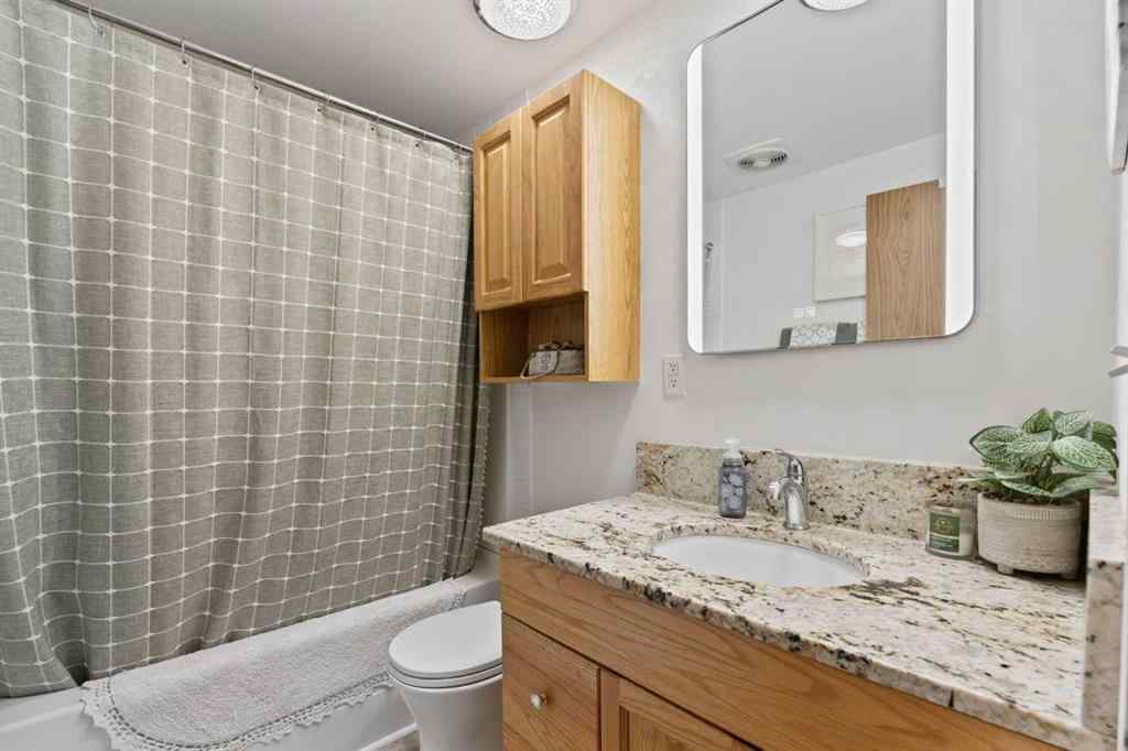 MLS® A2241515 - 828 West Chestermere Drive  in West Chestermere Drive Chestermere, Mobile