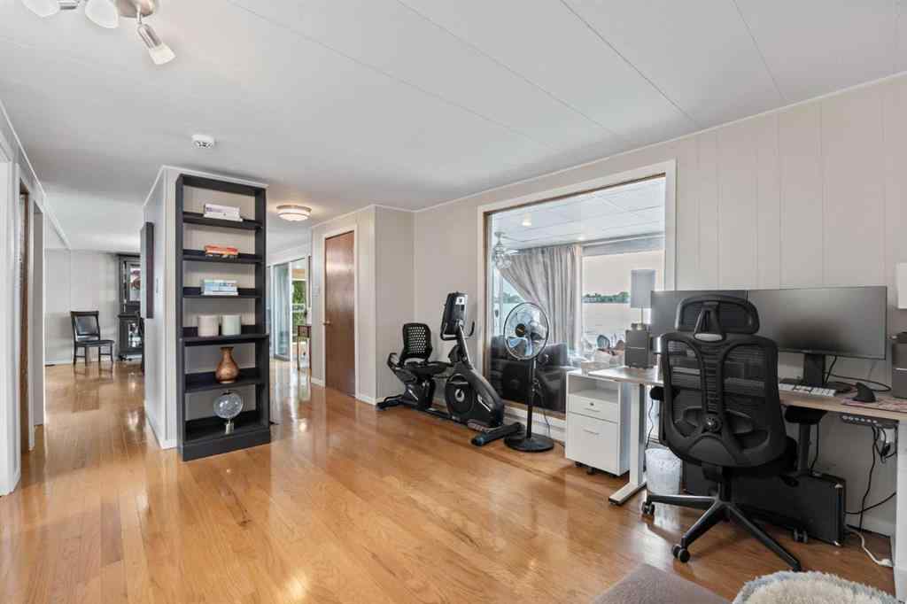 MLS® A2241515 - 828 West Chestermere Drive  in West Chestermere Drive Chestermere, Mobile
