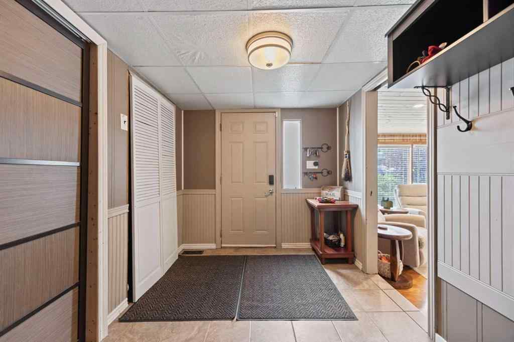 MLS® A2241515 - 828 West Chestermere Drive  in West Chestermere Drive Chestermere, Mobile