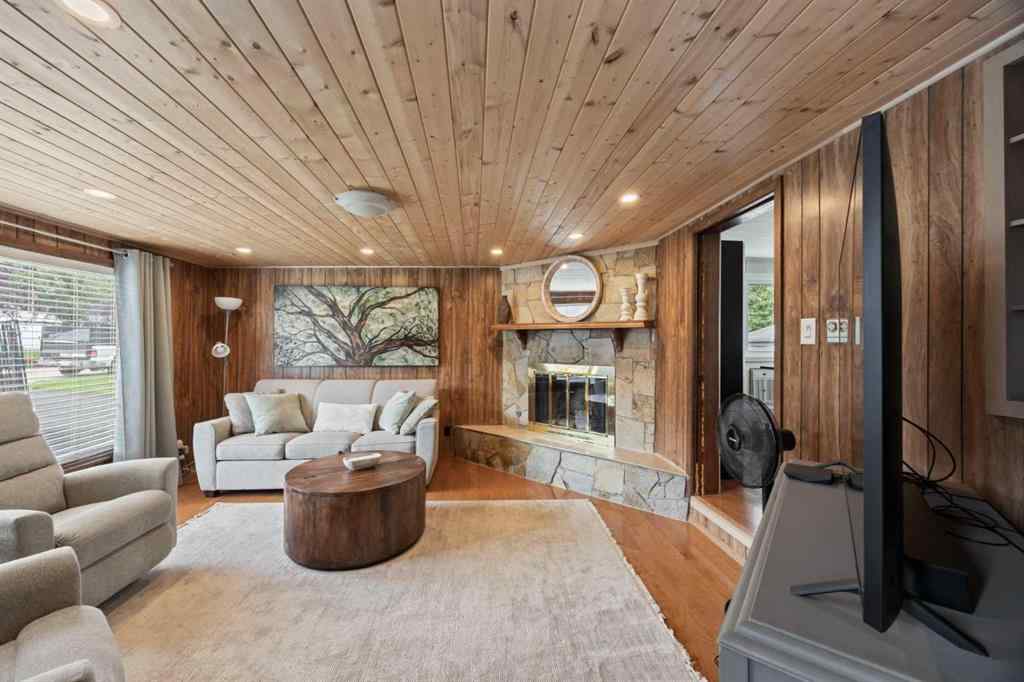 MLS® A2241515 - 828 West Chestermere Drive  in West Chestermere Drive Chestermere, Mobile