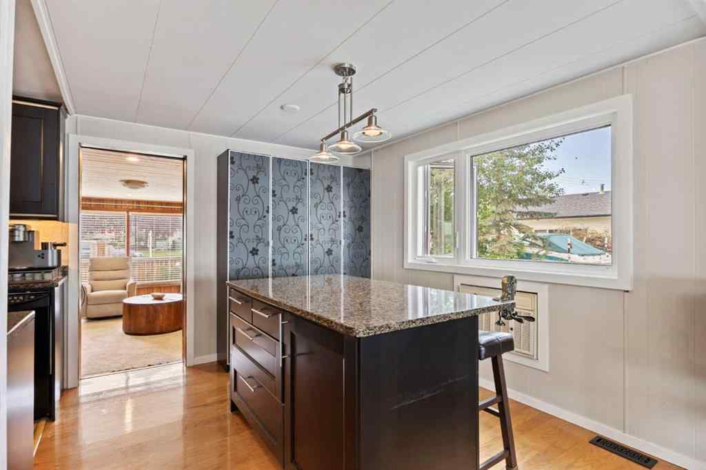 MLS® A2241515 - 828 West Chestermere Drive  in West Chestermere Drive Chestermere, Mobile