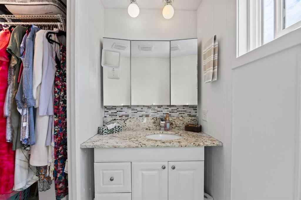MLS® A2241515 - 828 West Chestermere Drive  in West Chestermere Drive Chestermere, Mobile