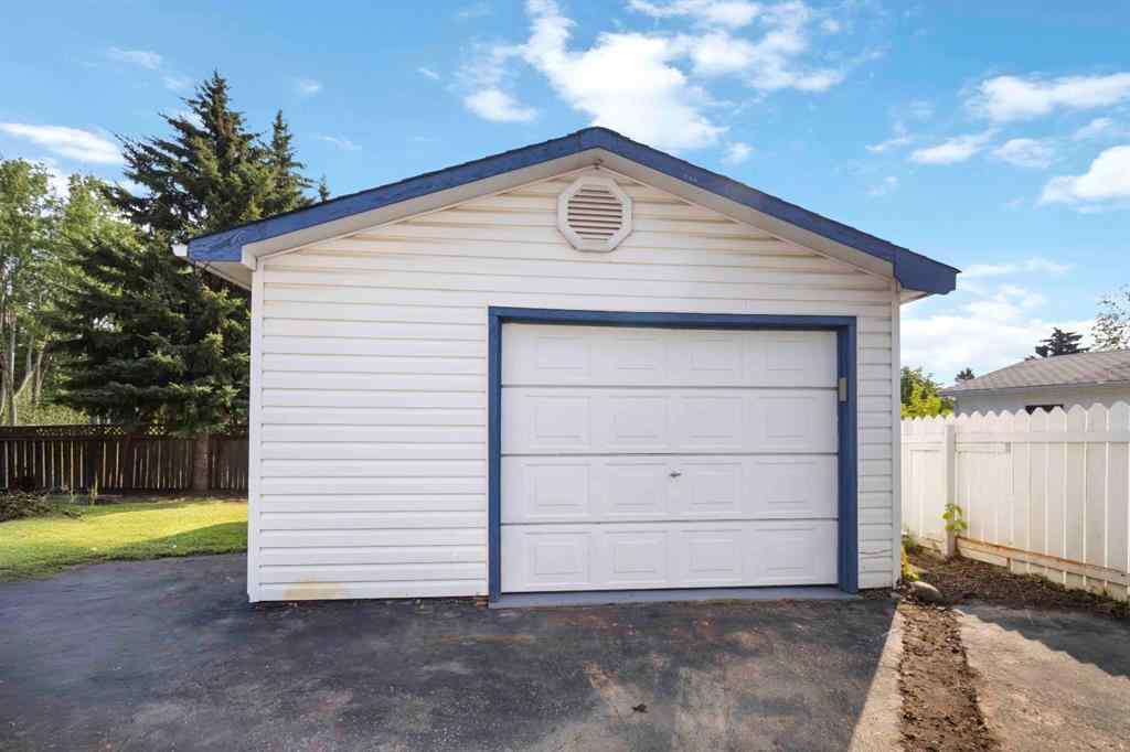 MLS® A2241550 - 150 Hilltop Crescent  in Thickwood Fort McMurray, Residential