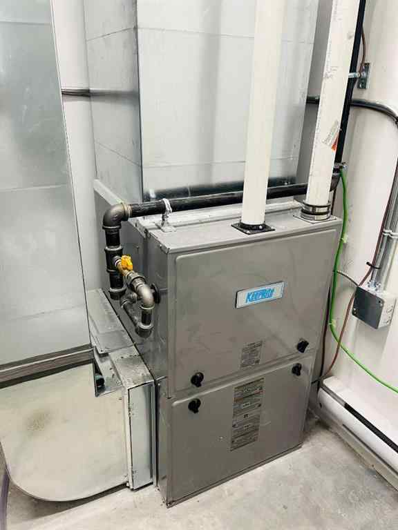 MLS® A2241565 - Unit #60 1313 30 Street N in Churchill Industrial Park Lethbridge, Commercial