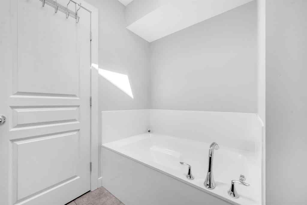 MLS® A2241595 - 185 Evanspark Gardens NW in Evanston Calgary, Residential