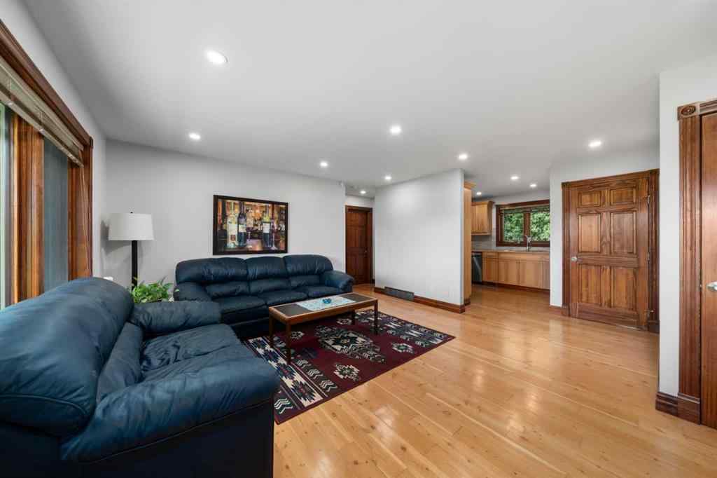 MLS® A2241615 - 17 Oak Avenue  in NONE Rural Foothills County, Residential