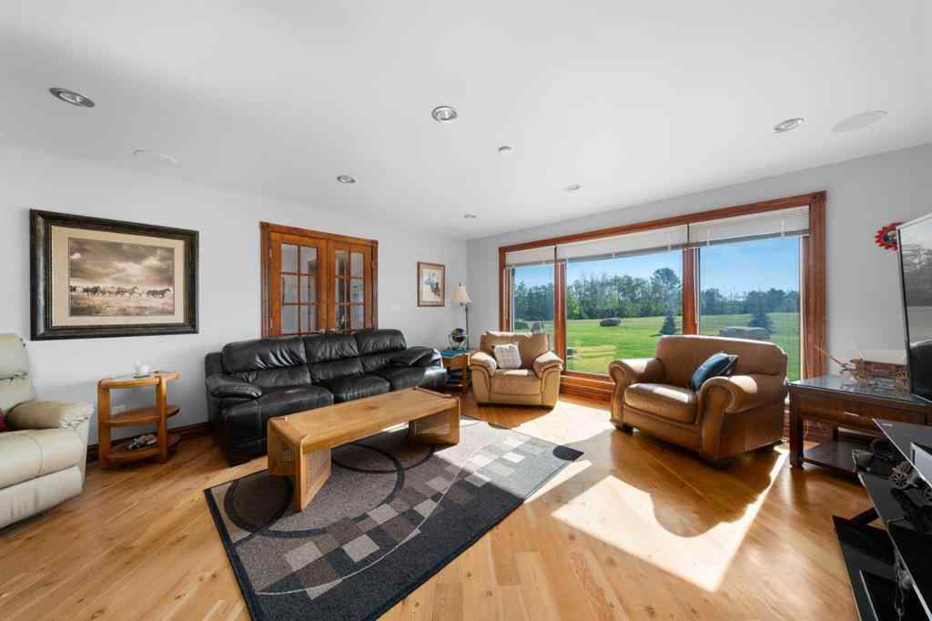 MLS® A2241615 - 17 Oak Avenue  in NONE Rural Foothills County, Residential