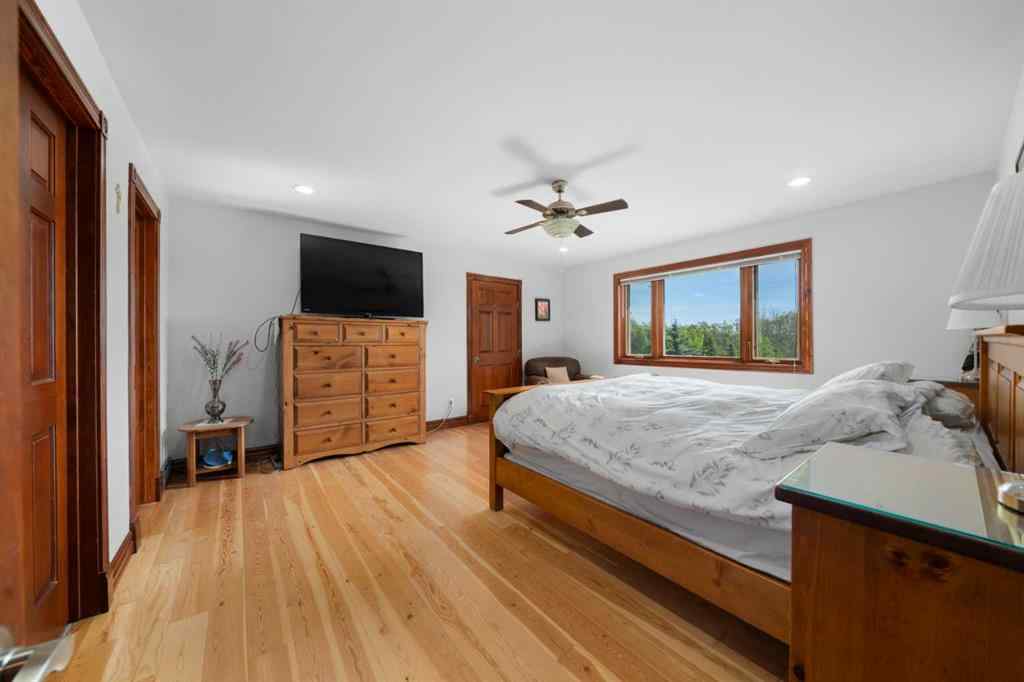MLS® A2241615 - 17 Oak Avenue  in NONE Rural Foothills County, Residential